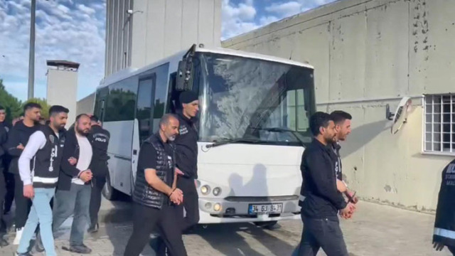 Dilan Polat ağlayaraq həbsxanaya girdi - FOTO+VİDEO