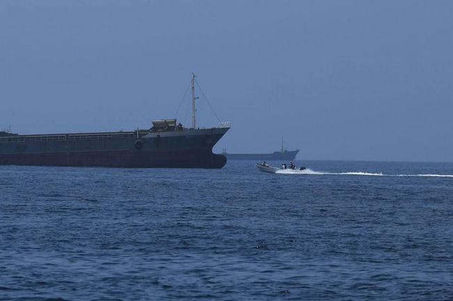 Səudiyyə Ərəbistanı sahillərində naməlum mərmi ilə tanker vurulub