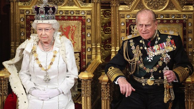 Əri ölən Kraliçanın bu VİDEOsu izləmə REKORDU QIRDI