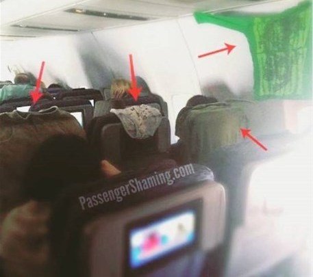 Avtobusda biabırçı görüntü: Qadın sərnişin alt paltarını... - FOTO