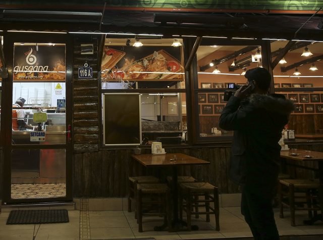 Gecə DƏHŞƏTİ! Restoranda hesabı bəyənmədilər və... - FOTOLAR