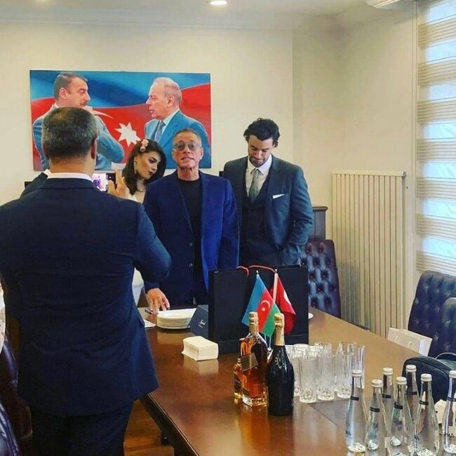 Van Damm oğlunun nikahı üçün Bakıya gəlib - FOTOLAR