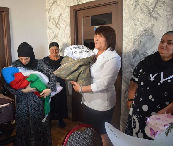 Vətən müharibəsi şəhidinin əkiz bacı-qardaşı dünyaya gəlib - FOTO