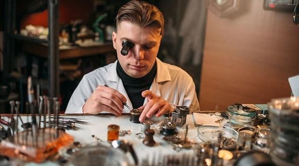 Ən bahalı saatlar bu qəsəbədə hazırlanır - FOTO