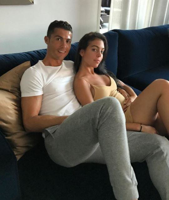 Corcina Ronaldodan hamilə qalmasından danışdı - FOTO