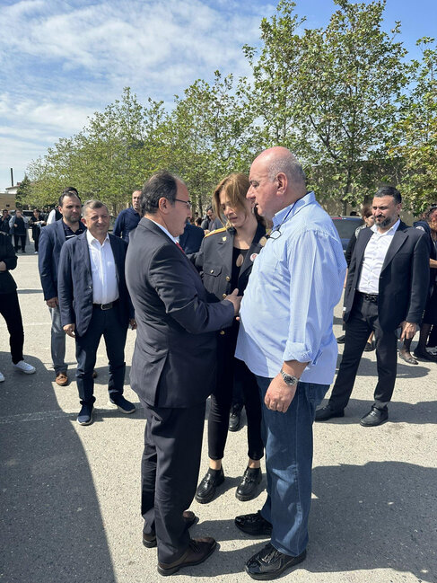 Türkiyə səfiri ermənilərin təxribatı nəticəsində həlak olan polis serjantının yas mərasimində iştirak edib - FOTO