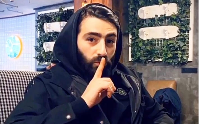 Bütün paylaşımlarını silib 5 il öncəki bu fotosunu saxladı