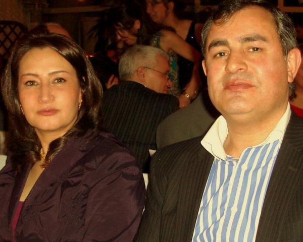 Azərbaycan təmsilçisi arvadını boşayıb erməni qızla evləndi - FOTOLAR