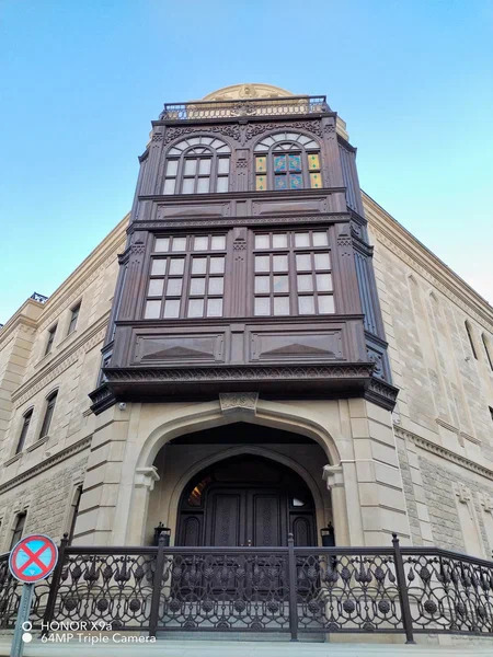 HONOR X9a və HONOR X8a smartfonlarının müqayisə icmalı