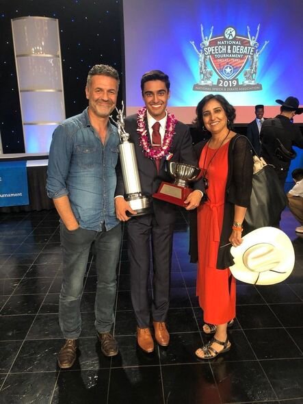 Xalid Hüseyninin oğlu cinsiyyətini dəyişdi - FOTO