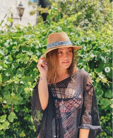 Zümrüd "kupalnik"də FOTOLARINI yayıb, şərhi bağladı