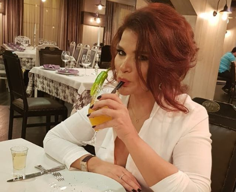 Xumar Qədimova TRANSPARAN GEYİMDƏ - Alt paltarı göründü - FOTO