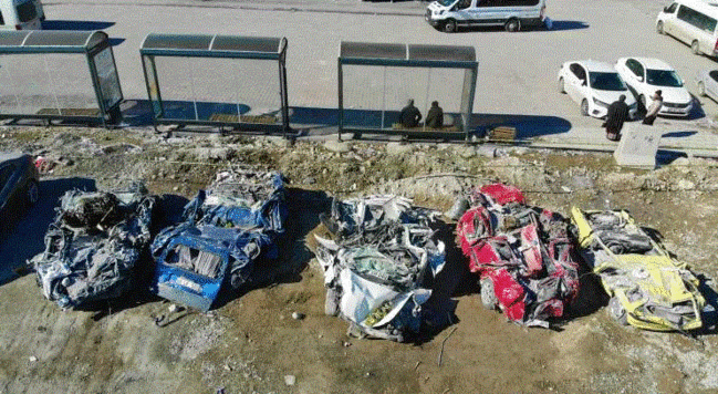 Dağıntılardan çıxarılan avtomobillərin son halı - FOTOLAR