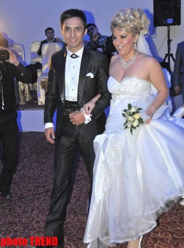 Böyük yaş fərqiylə ailə quran məşhurlarımız - 15, 20, 37 yaş - FOTOLAR