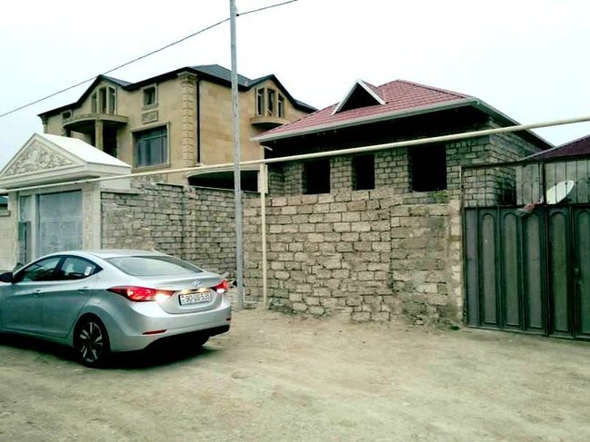 TƏCİLİ! Suraxanı rayonunda su qiymətinə həyət evi satılır
