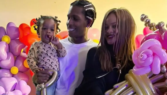Rihanna sevgilisi və oğlu ilə…