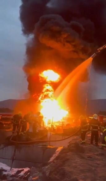 FHN: "Xankəndi şəhərinin yaxınlığında yanacaqdoldurma məntəqəsindəki yanğın söndürülüb" -YENİLƏNİB+FOTO/VİDEO