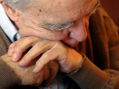 BİABIRÇILIQ! 72 yaşlı qoca 150 min dollar oğurlayıb porno...