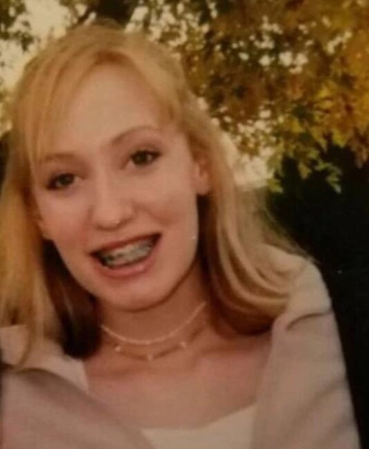 "Yatarkən tikişlərim açıldı, hər yerim qan oldu" - 14 dəfə əməliyyat olunan qız