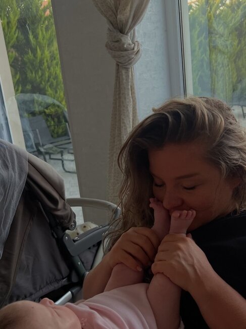 Yelena Sidorenko yeni doğulan övladı ilə - Foto