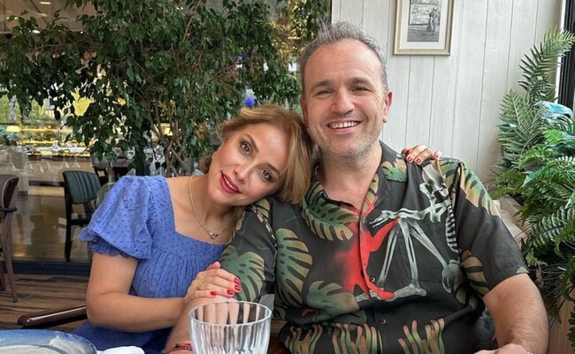 Həyat yoldaşının ad gününü belə təbrik etdi - Fotolar