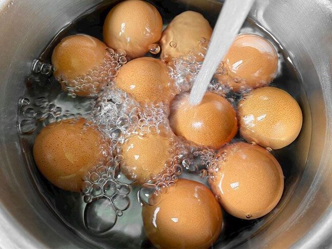 Su qaynadıqdan neçə dəqiqə sonra yumurta hazır olur?