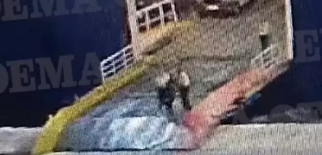 Dəhşət: "Gecikdiyi" üçün dənizə itələdilər...