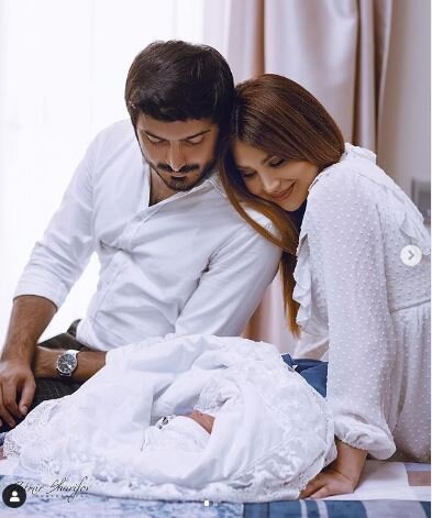 Yenicə ana olan Ülviyyənin həyat yoldaşı və oğlu ilə FOTOLARI