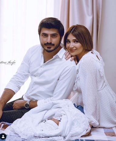 Yenicə ana olan Ülviyyənin həyat yoldaşı və oğlu ilə FOTOLARI