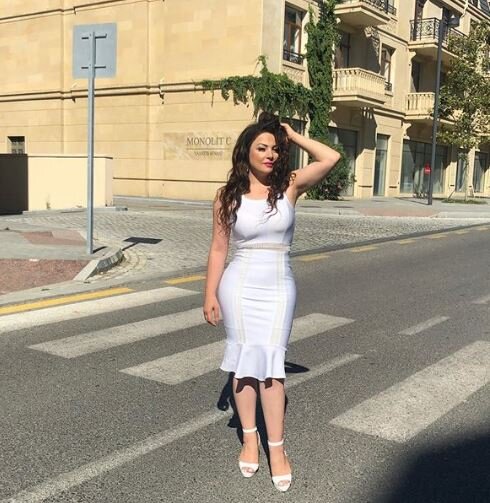 Yarıçılpaq halda görüntüləri yayılan müğənni estetik əməliyyatdan sonra - İLK FOTO