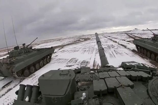 Rusiya ordusunun 100-ə yaxın zirehli texnikası Kiyevə doğru irəliləməyə başladı