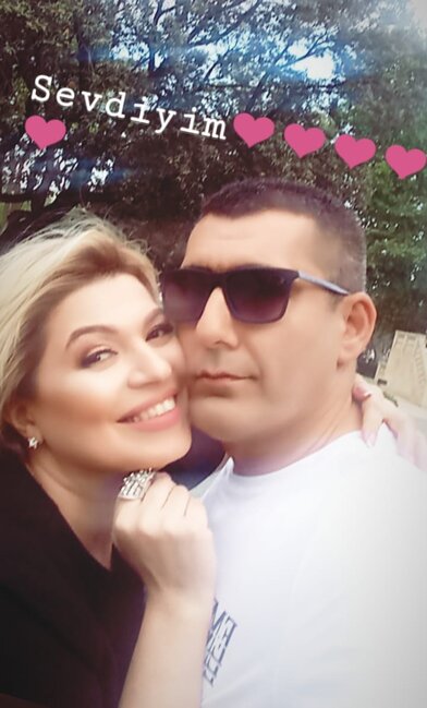 Aparıcı Zümrüd həyat yoldaşı ilə - FOTOLAR